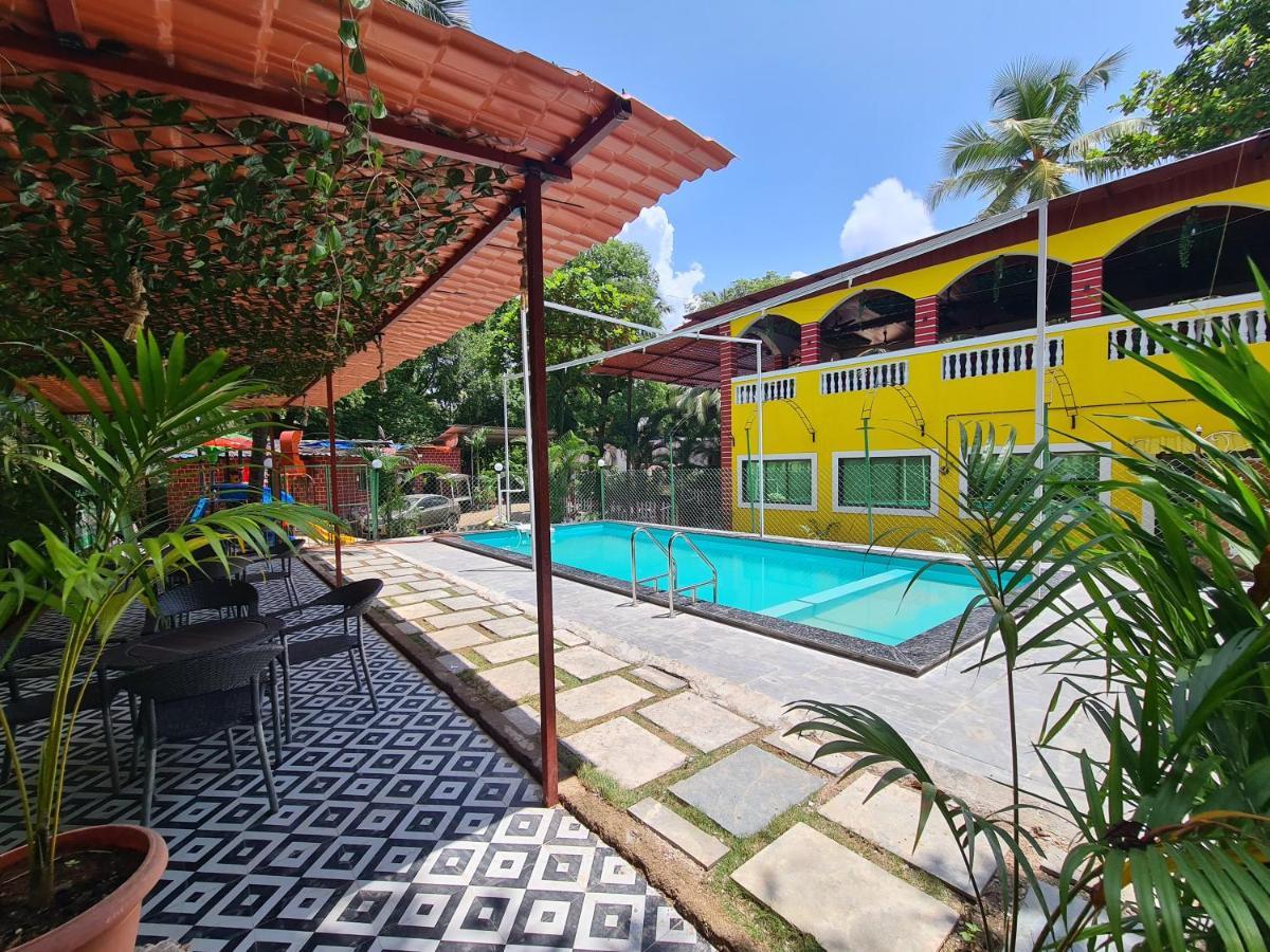 Palm Springs Beach Resort - Gorai Mumbai Ngoại thất bức ảnh