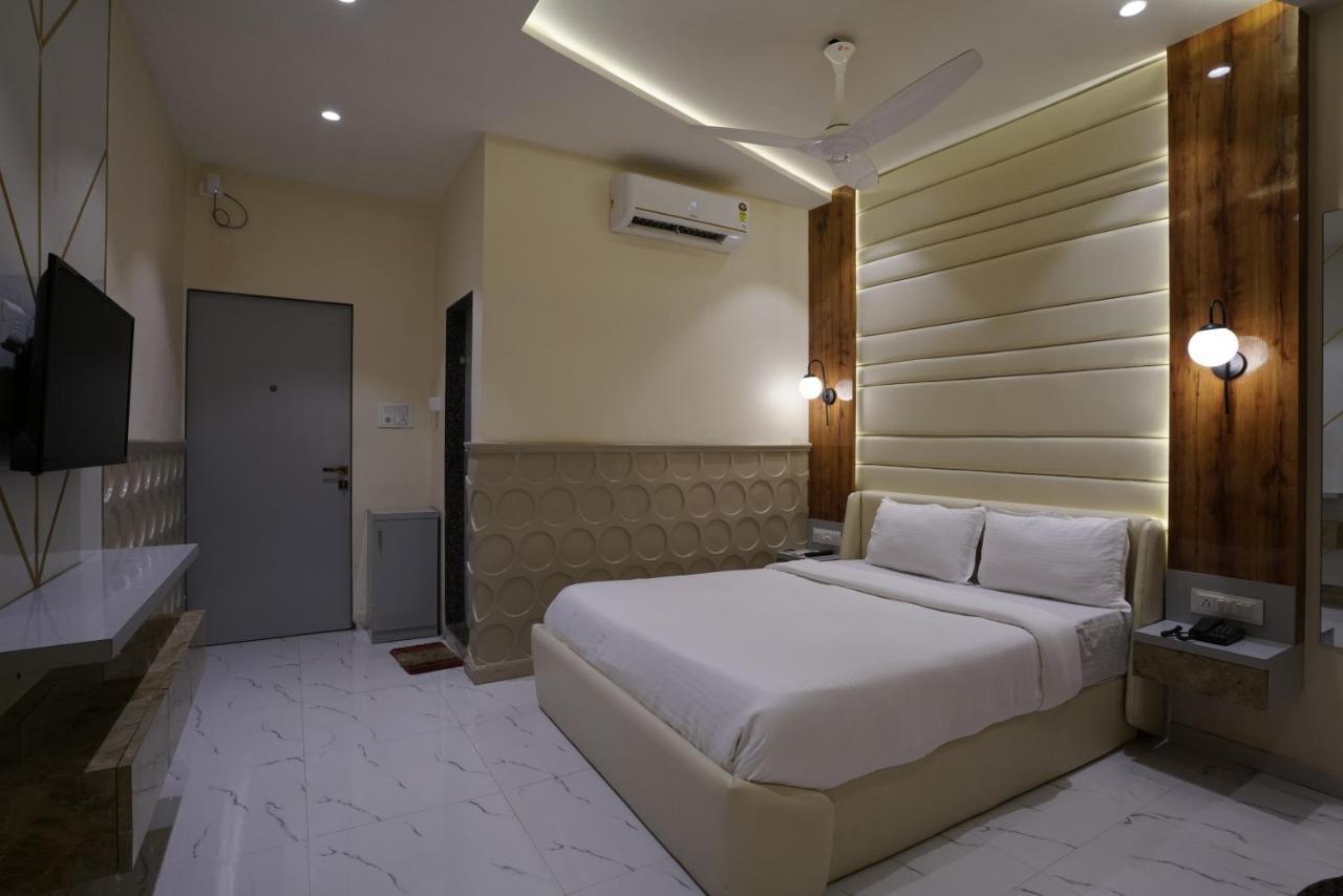 Palm Springs Beach Resort - Gorai Mumbai Ngoại thất bức ảnh